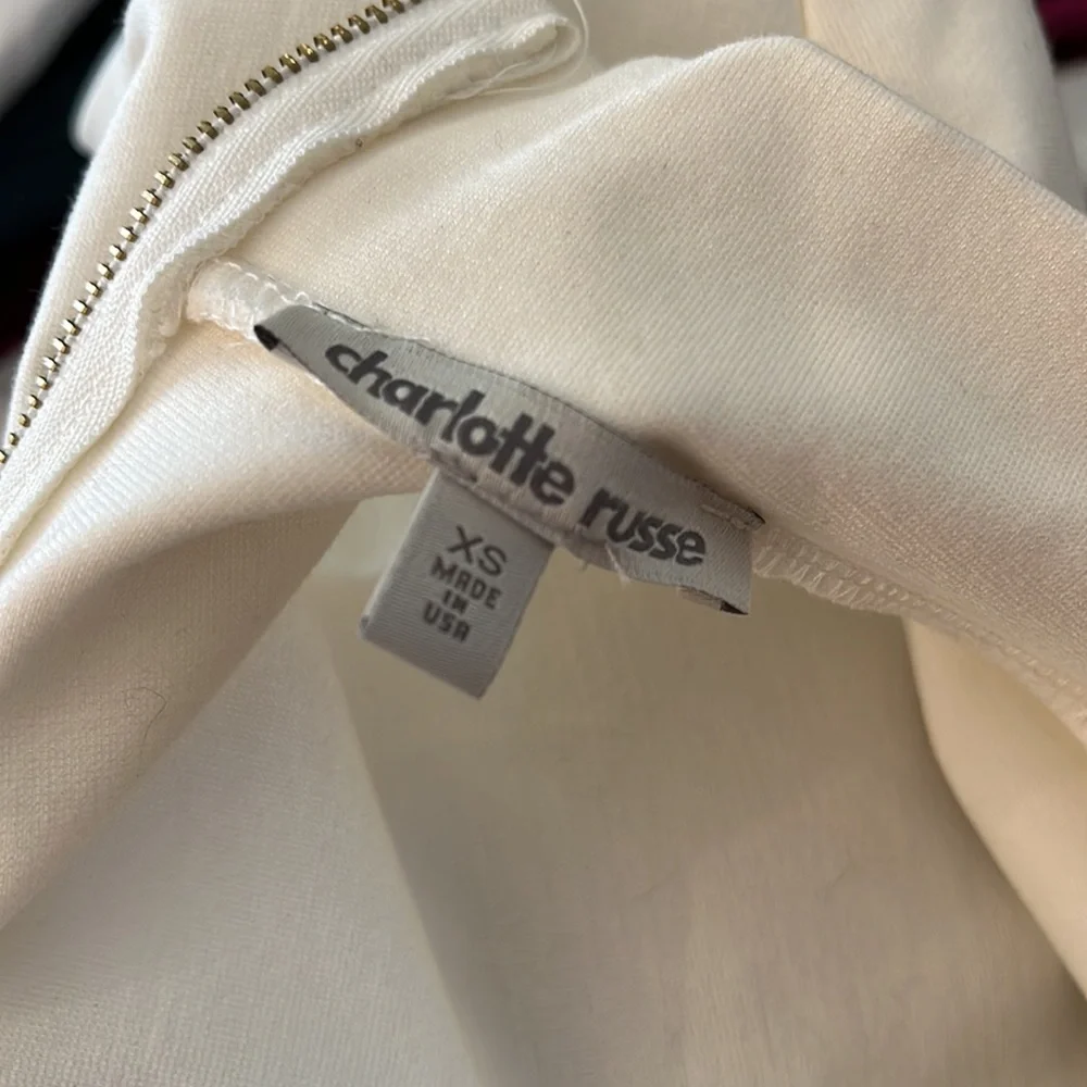 Charlotte Russe XS white long sleeve dress cutout front - Picture 4 of 4